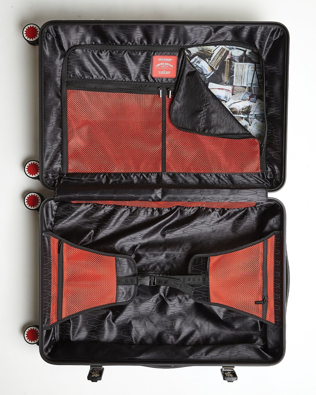 SHARKNAUTICS (CAMO) 29.5” FULL-SIZE LUGGAGE